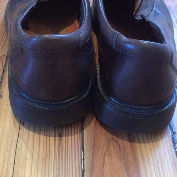 Men’s brown leather Clarks slip on shoes size 8.5W - Picture 3 of 5